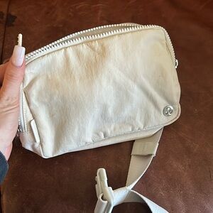 Everywhere belt bag - lululemon cream